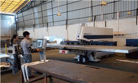 八和建材數(shù)控沖床