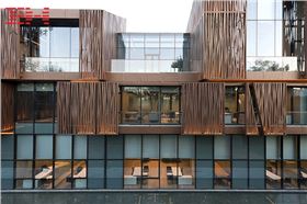 土耳其Selcuk Ecza總部 (6).jpg