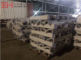 【連夜送貨】東莞金黃葉鋁單板產(chǎn)品出貨 【連夜送貨】東莞金黃葉鋁單板產(chǎn)品出貨