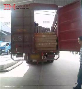 奧迪沖孔網(wǎng)板與鋁方通吊頂-江西昇興項目2 奧迪沖孔網(wǎng)板與鋁方通吊頂-江西昇興項目2