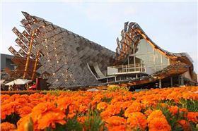 材料屬性的實現(xiàn)與現(xiàn)實-米蘭世界博覽會11 材料屬性的實現(xiàn)與現(xiàn)實-米蘭世界博覽會11