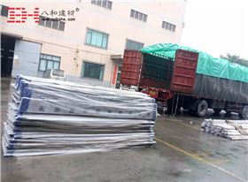 【發貨動態】贛州奧迪汽車展廳外墻沖孔鋁單板 【發貨動態】贛州奧迪汽車展廳外墻沖孔鋁單板