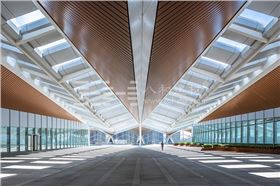 青島郵輪母港客運中心-鋁單板、仿木紋鋁天花吊頂4