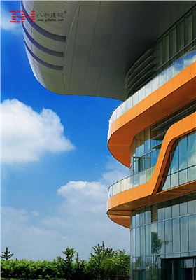 上海汽車(chē)博物館 - 鋁蜂窩板外墻的曲線3