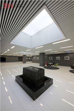 南京鼓樓醫院 - 白色鋁方通吊頂3 南京鼓樓醫院 - 白色鋁方通吊頂3