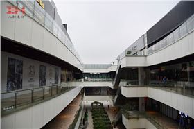 大悅城護欄鋁單板