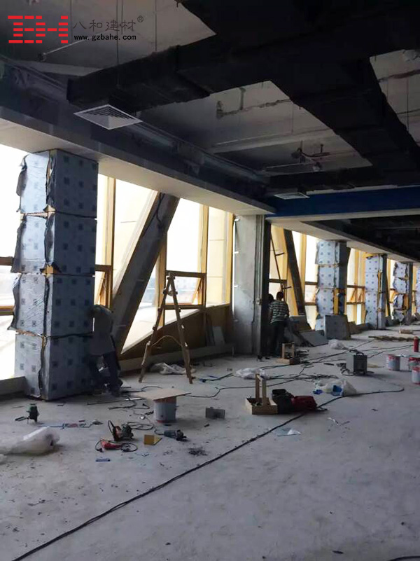【圓大廈施工現場】室內方形包柱鋁單板安裝