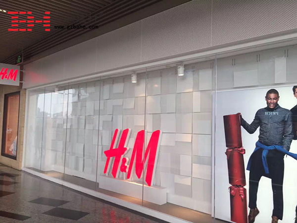 【簡單之美】櫥窗白色沖孔鋁單板裝飾效果-八和建材 【簡單之美】櫥窗白色沖孔鋁單板裝飾效果-八和建材