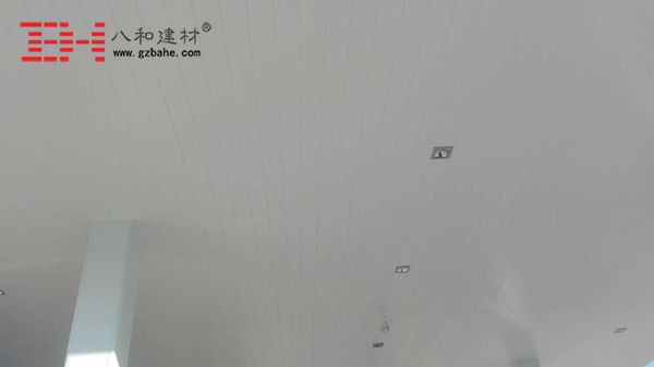 京臺高速福建建甌加油站防風條扣板5 京臺高速福建建甌加油站防風條扣板5