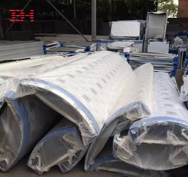 【發貨動態】貴州興義夢樂城購物中心弧形鋁單板2 【發貨動態】貴州興義夢樂城購物中心弧形鋁單板2