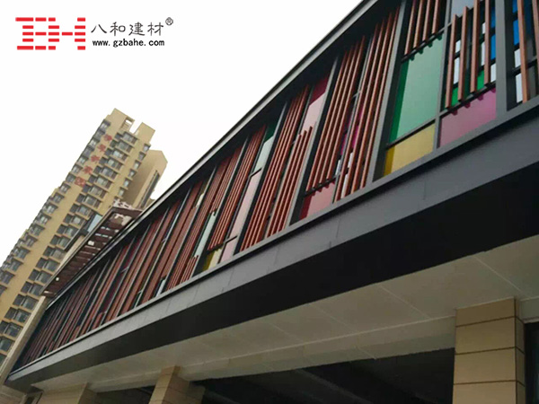 木紋型材方通外墻裝飾效果-橫琴中央匯沿街商鋪 木紋型材方通外墻裝飾效果-橫琴中央匯沿街商鋪