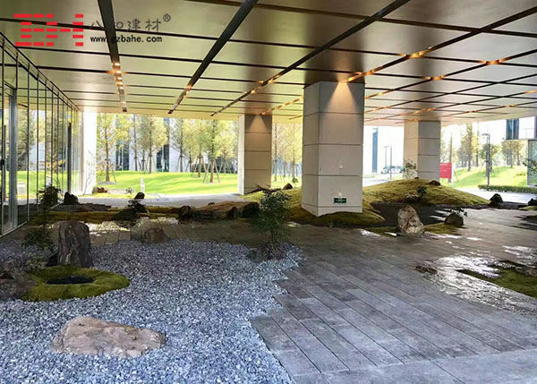 雅培上海總部大樓仿木紋鋁單板裝飾完工