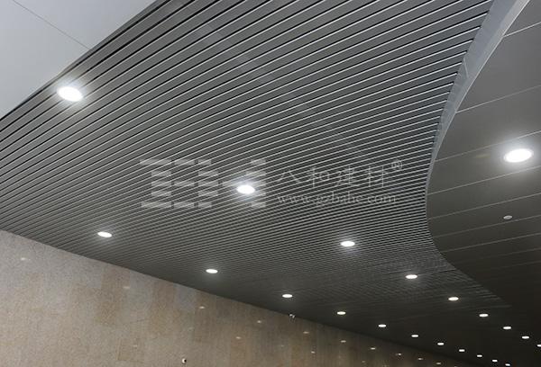 林肯中心汽車4S店外墻鋁單板室內(nèi)鋁天花吊頂3 林肯中心汽車4S店外墻鋁單板室內(nèi)鋁天花吊頂3