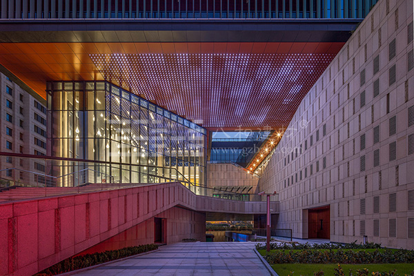 上海外高橋文化藝術中心-穿孔鋁單板 、鋁天花吊頂3