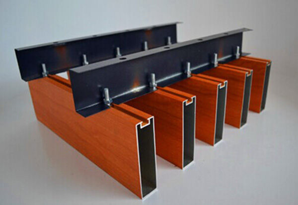 鋁方通吊頂?shù)膸追N結(jié)構(gòu)與安裝方式2 鋁方通吊頂?shù)膸追N結(jié)構(gòu)與安裝方式2