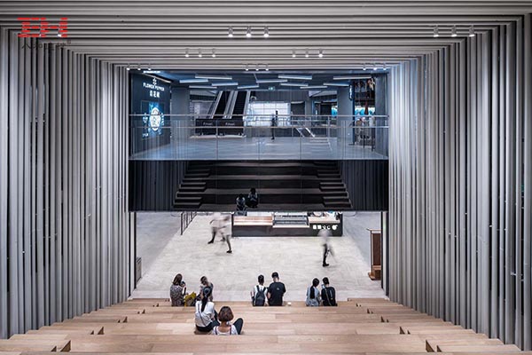 案例欣賞：O型鋁圓管、鋁方管裝飾上海世茂廣場室內