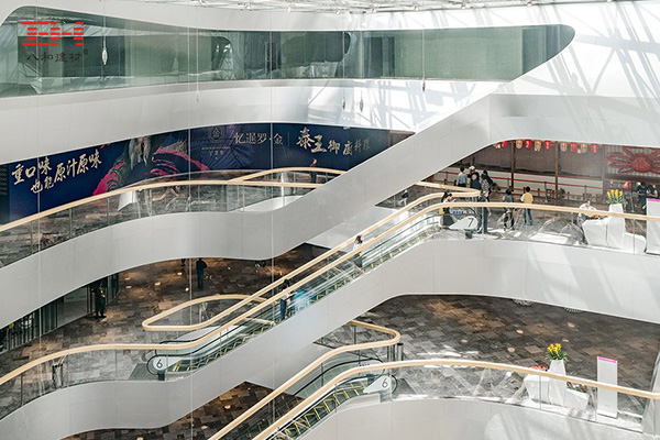 杭州來(lái)福士中心中庭