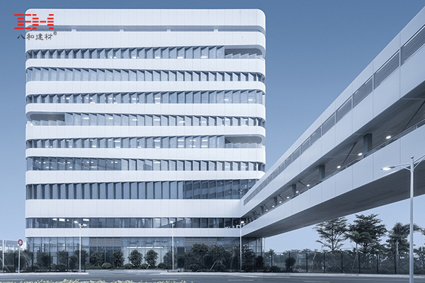 港珠澳大橋珠?？诎掇k公區