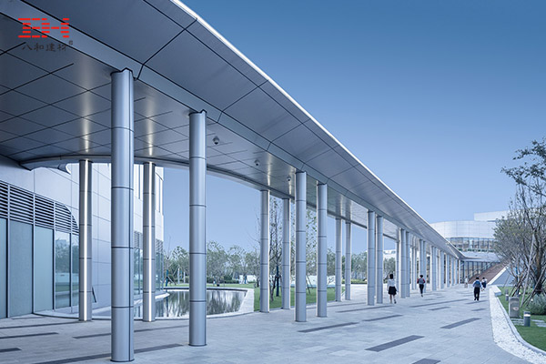 連廊包柱鋁單板的典范—泛亞汽車技術中心金橋園區