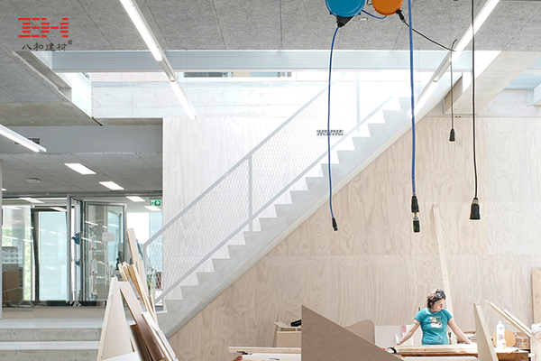 金屬拉伸網(wǎng)樓梯圍欄 金屬拉伸網(wǎng)樓梯圍欄