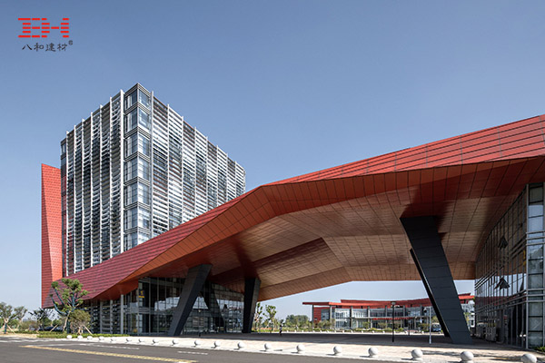 紅色氟碳鋁單板裝飾的常州市維穩反恐處突訓練基地大樓