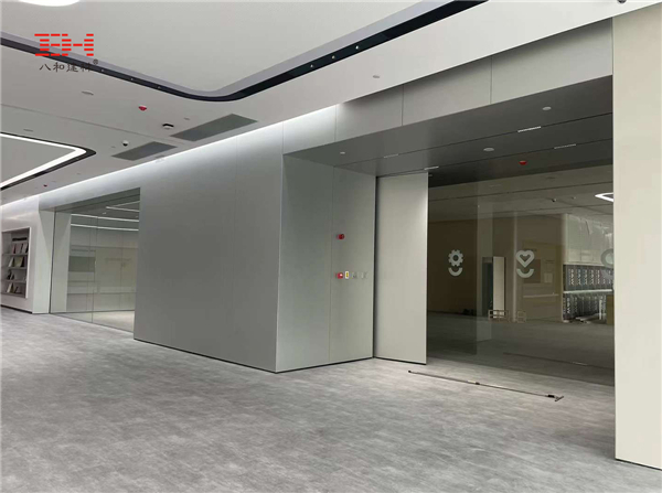 從生產到安裝，陽極氧化鋁板展廳裝飾