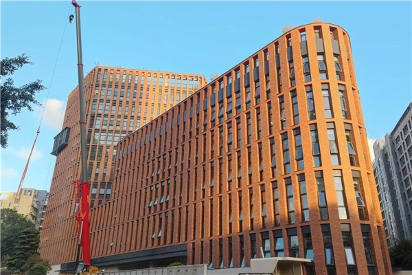 深圳貝賽思國際學校，超微孔吸音鋁蜂窩板應用案例