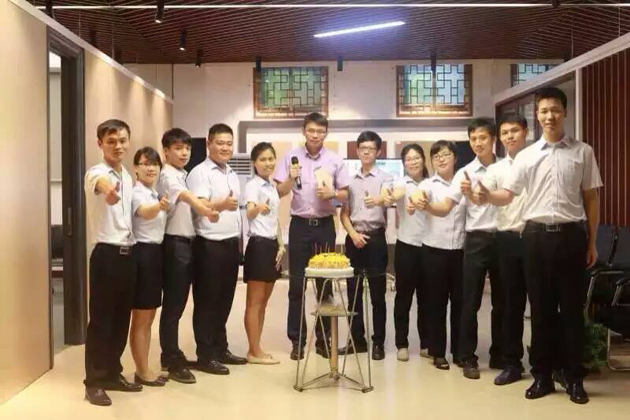 鋁單板廠家全體員工向可愛的工人致敬 鋁單板廠家全體員工向可愛的工人致敬