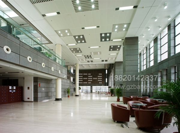 山西大學圖書館U型鋁方通鋁單板天花吊頂 山西大學圖書館U型鋁方通鋁單板天花吊頂