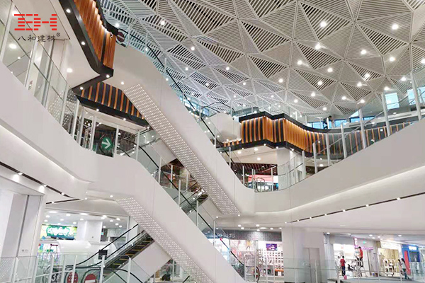 案例欣賞:U型鋁方通裝飾金沙永旺夢樂城 案例欣賞:U型鋁方通裝飾金沙永旺夢樂城