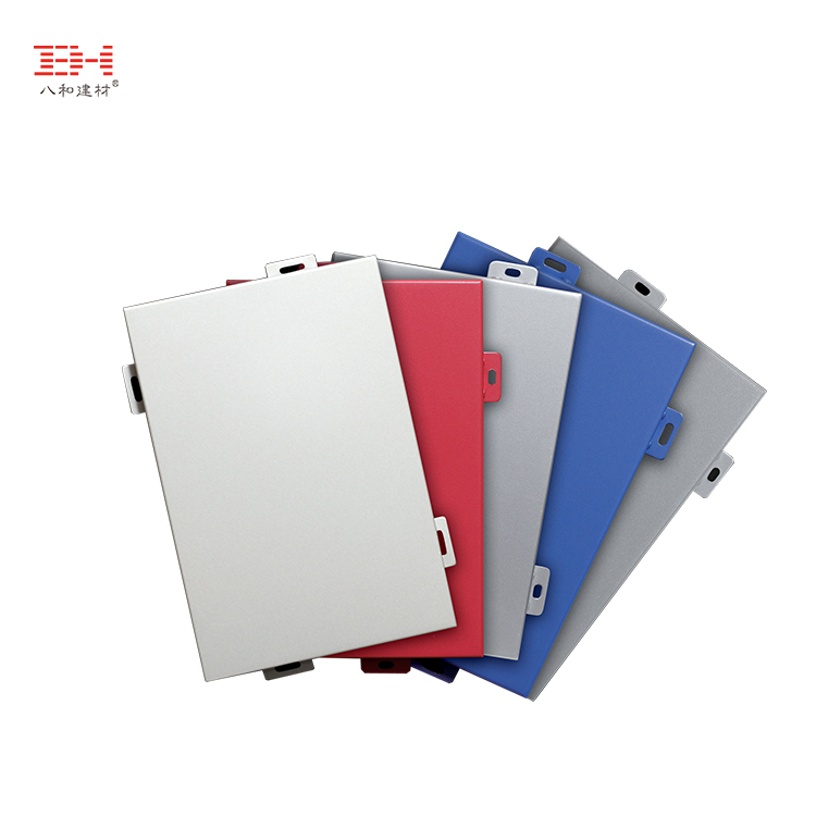 為何氟碳鋁單板常被運用到戶外，聚酯粉/漆鋁單板常被運用到室內?