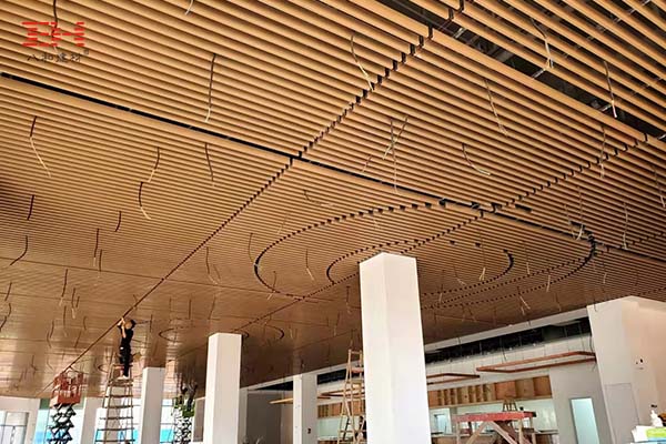 覆膜鋼板方通天花吊頂案例——惠州科信技術產業園廠房